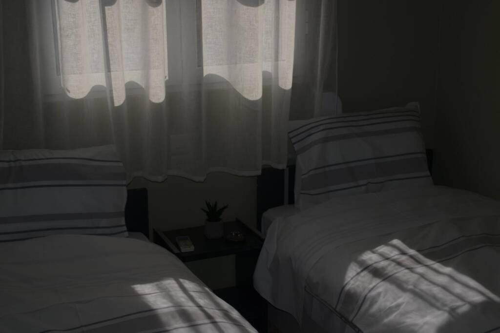 Paris House 2 Apartment พาทรา ภายนอก รูปภาพ