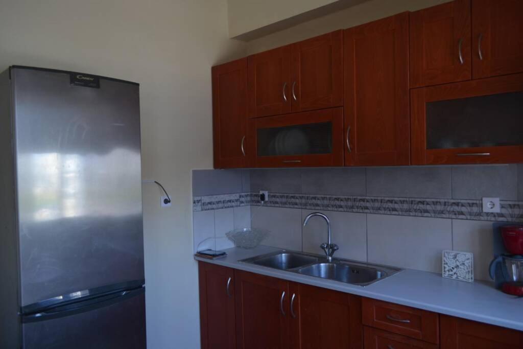 Paris House 2 Apartment พาทรา ภายนอก รูปภาพ