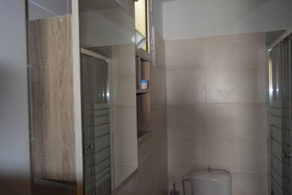Paris House 2 Apartment พาทรา ภายนอก รูปภาพ