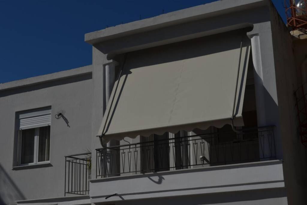 Paris House 2 Apartment พาทรา ภายนอก รูปภาพ