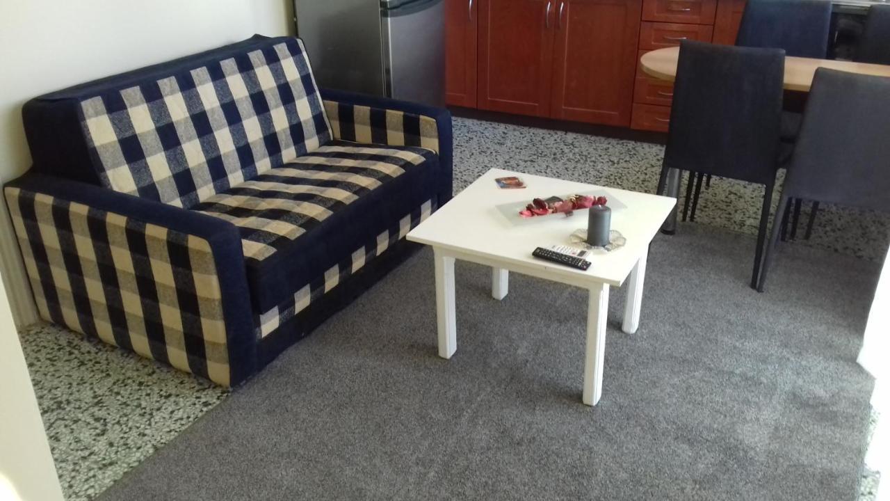 Paris House 2 Apartment พาทรา ภายนอก รูปภาพ